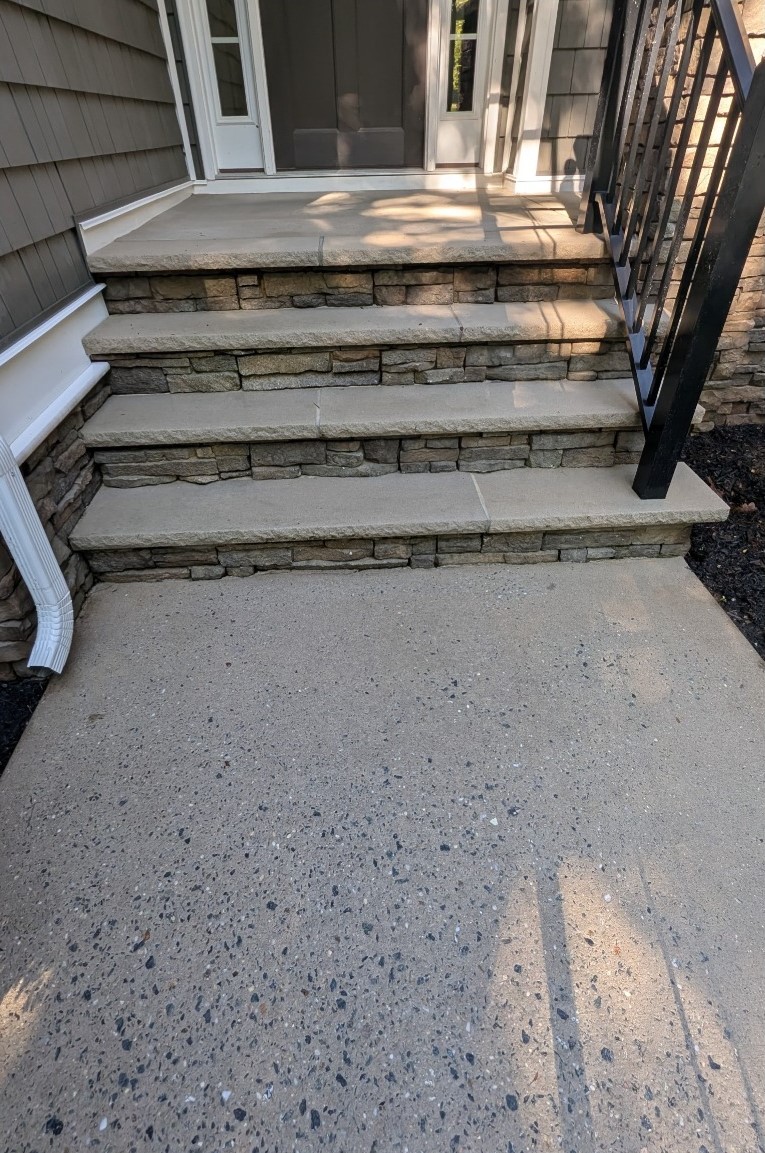 Walkways pressure washing after